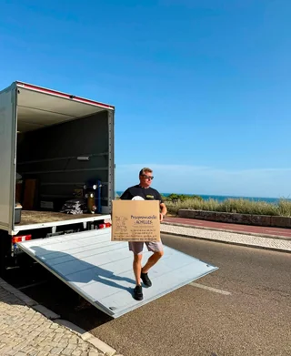 Nowy samochód Achillesa na trasie 8500 km z Gdańska do Portugalii - miniatura 1