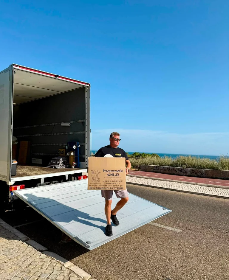 Nowy samochód Achillesa na trasie 8500 km z Gdańska do Portugalii